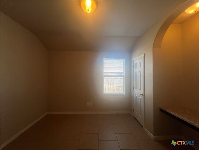 Building Photo - 1206 Loyal Ln