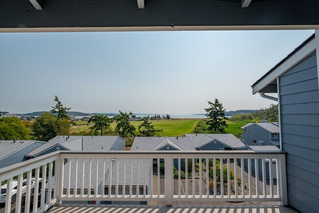 Building Photo - 2 Bed 2 Bath Apartment with a View