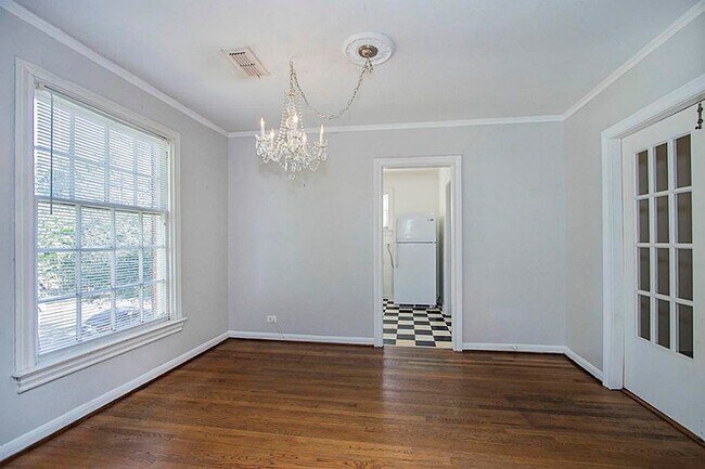 Building Photo - 1843 Branard St