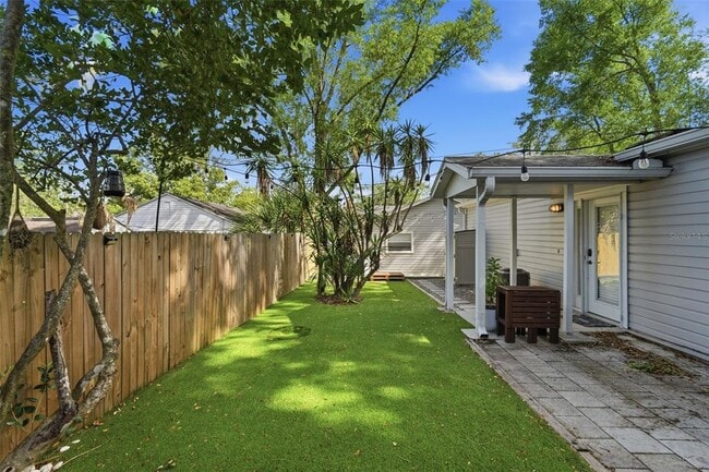 Building Photo - 1408 E Ridgewood St