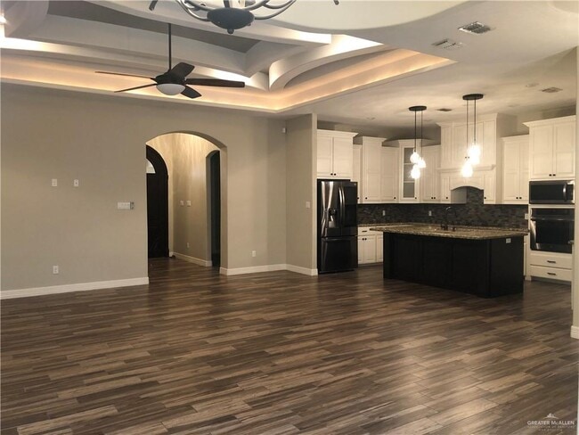 Building Photo - 25 Cornell Ave