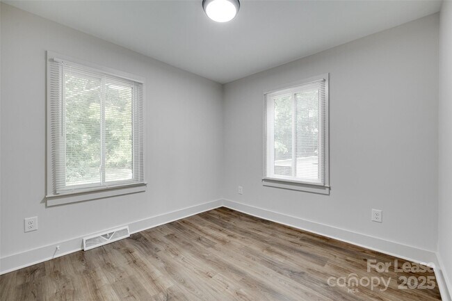 Building Photo - 3113 Monroe Way