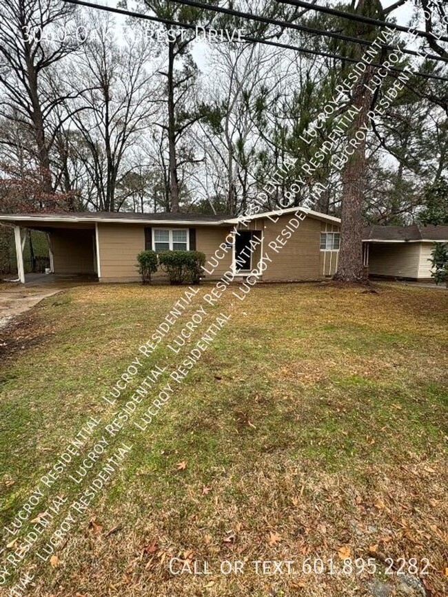 Primary Photo - 3-Bedroom Home with Hardwood Floors in Jac...