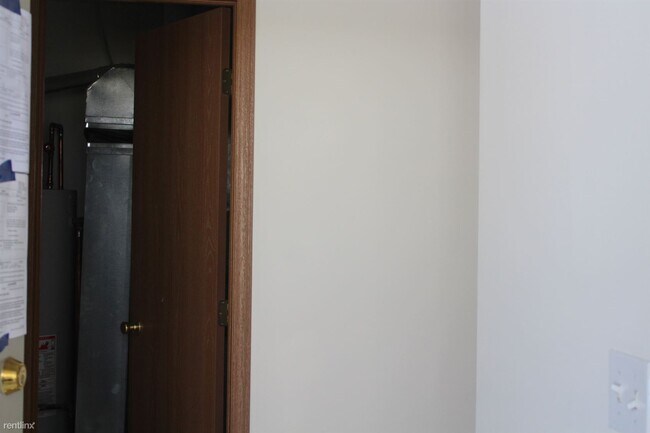 Building Photo - 3 br, 1.5 bath Duplex - 2403 Morning Dawn Dr