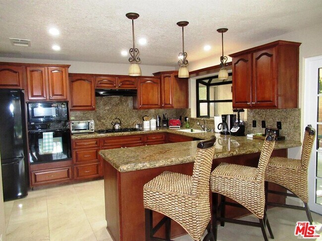 Building Photo - 78920 Skyward Way