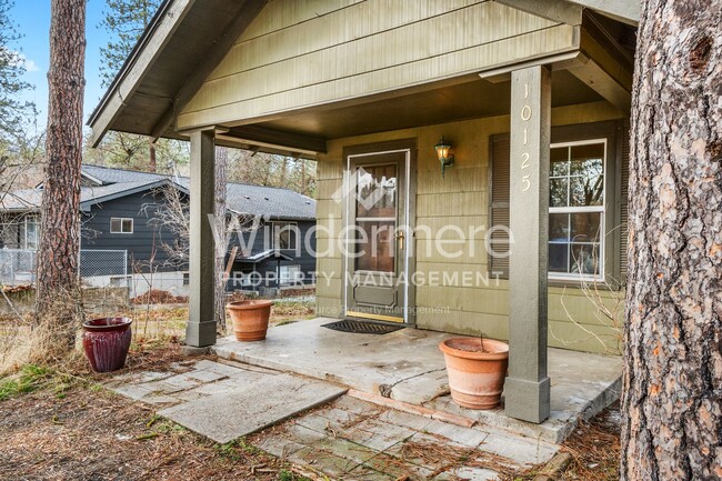 Building Photo - 10125 N Whitworth Dr