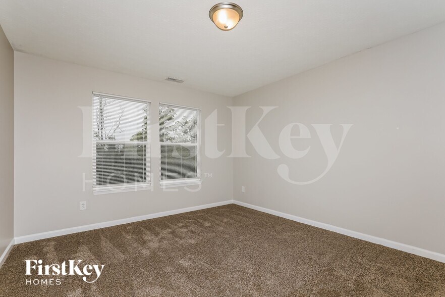 Building Photo - 8036 Fisher Bend Dr