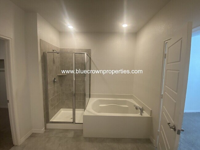 Building Photo - 2431 Klamath Dr