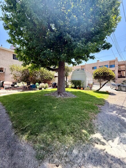 Building Photo - 446 E Cypress Ave