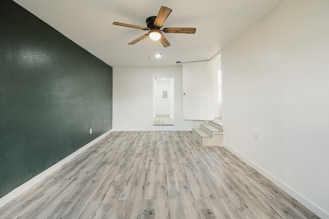 Building Photo - 3106 Eisenhower Rd