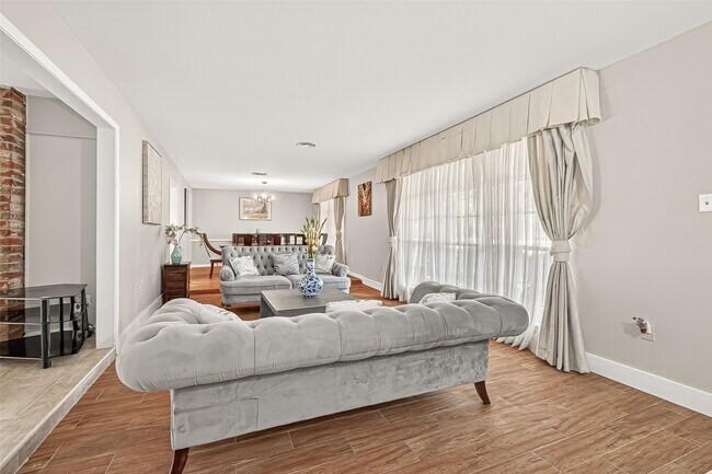 Primary Photo - 9310 Cliffwood Dr