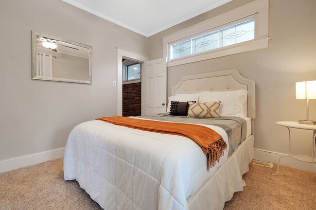 Building Photo - Bellaire Residence