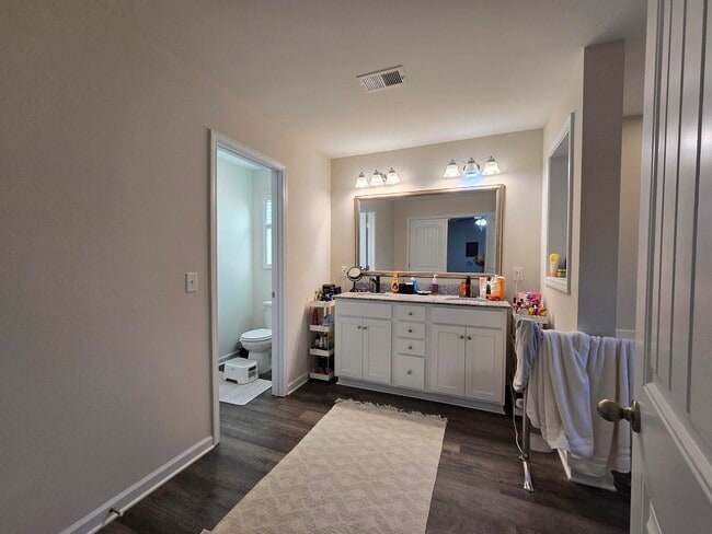 Building Photo - 335 Niblick Dr