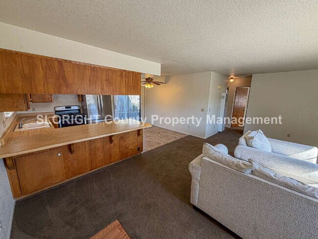 Building Photo - AVAILABLE MARCH - Charming Home with Private Yard in Atascadero - 2 Bed / 1 Bath