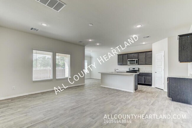 Building Photo - 3425 Molly Dr