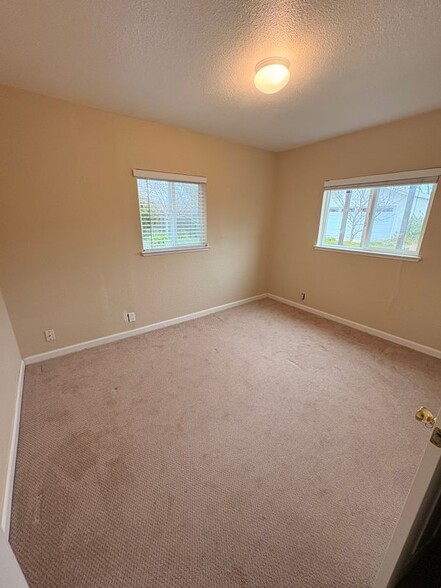 Building Photo - 4810 Kenmar Rd