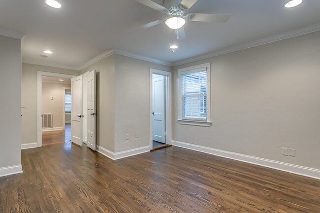 Building Photo - 308 Highland Ave