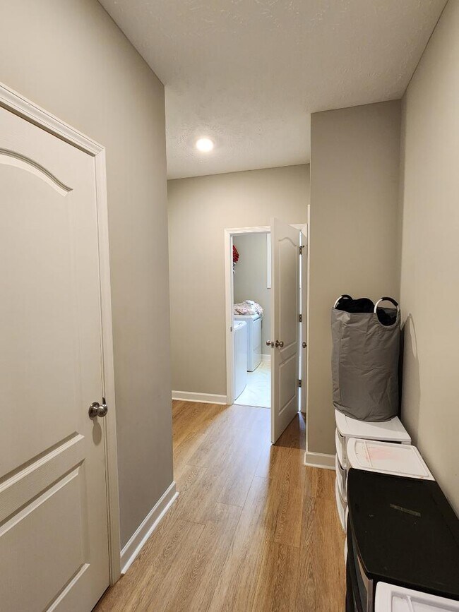 Building Photo - 111 Clearwater Harbor