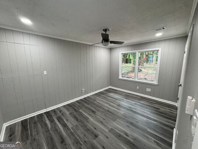 Building Photo - 1508 Vancouver Dr