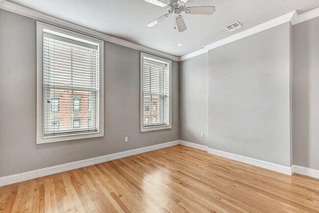 Building Photo - 805 Willow Ave
