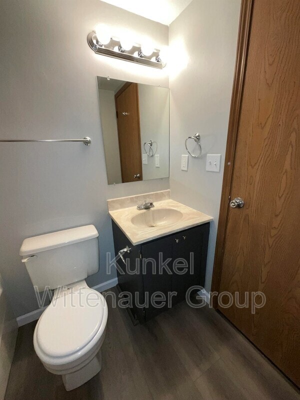 Building Photo - 158 Marion Dr