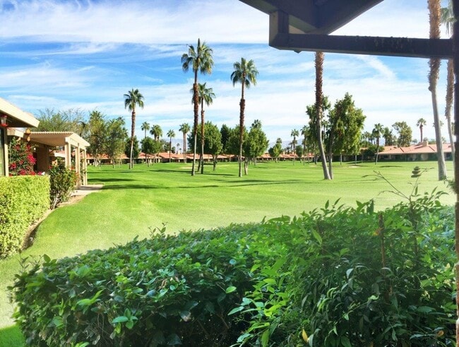 Building Photo - 25 Joya Dr