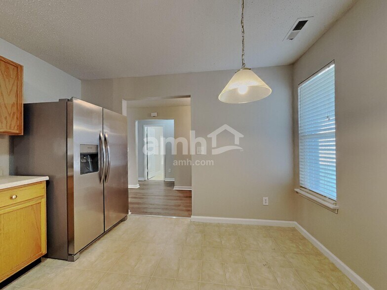 Building Photo - 674 Springtree Lane