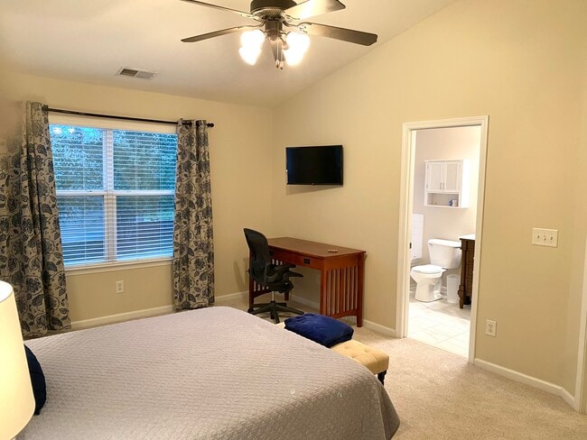 Building Photo - 9378 Greenheather Dr