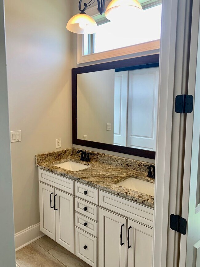 Building Photo - Executive Living in Sage Meadows Country Club