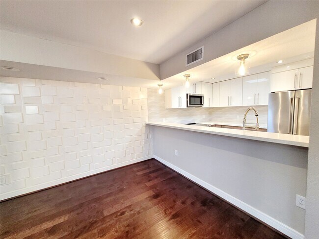 Building Photo - 1114 Augusta Dr