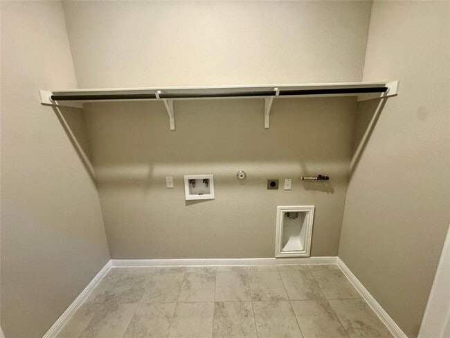 Building Photo - 112 Buckthorn Dr