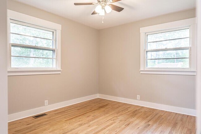 Building Photo - 440 W Maine Ave