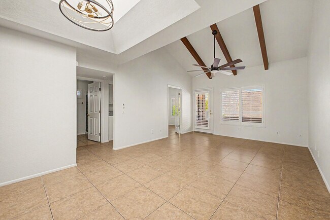 Building Photo - 11666 N 28th Dr