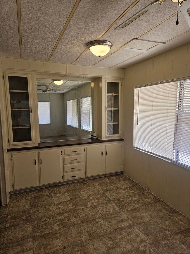 Building Photo - CUTE 2 Bed/2 Bath Mobile on 2 lots in Cent...