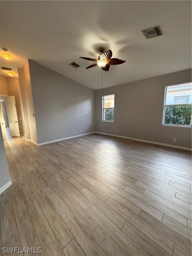 Building Photo - 2210 Grove Dr