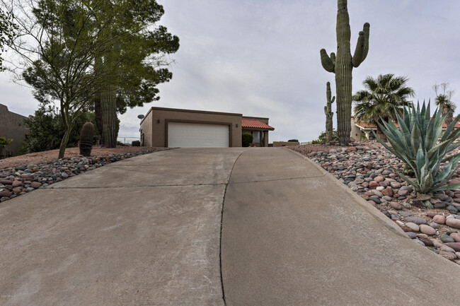 Building Photo - 17137 E Rand Dr