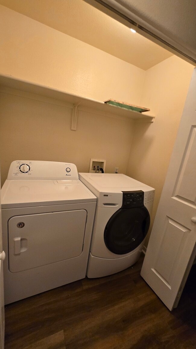 Building Photo - 4304 Lipan St