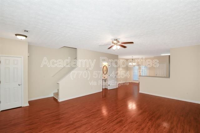 Building Photo - 4152 Park Chase Dr