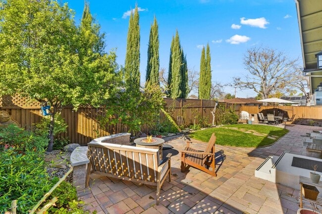 Building Photo - 5825 Laguna Seca Way