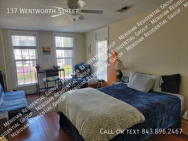 Building Photo - 2 bed / 2 bath w/Study on Wentworth St!