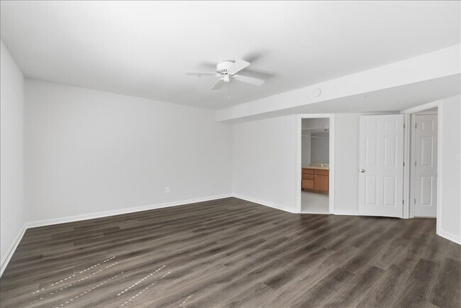 Building Photo - "Luxurious 2-Bed Condo with, loft, Granite Elegance & Hardwood Charm in Reston, VA!"