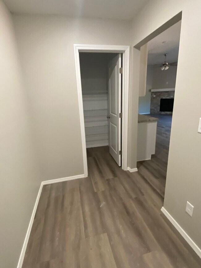 Building Photo - Brand New Home!!
