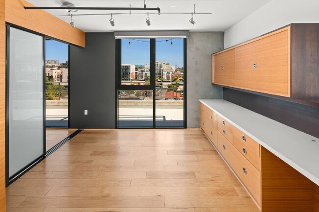 Building Photo - 1780 Kettner Blvd