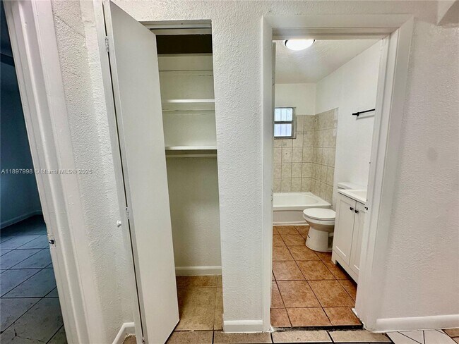 Building Photo - 6136 N Miami Ave