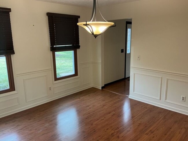 Building Photo - 1851 Foxhollow Dr