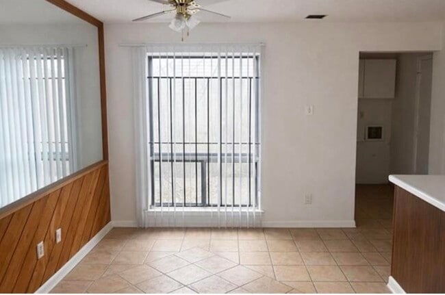 Building Photo - 4701 Queens Lace Ct