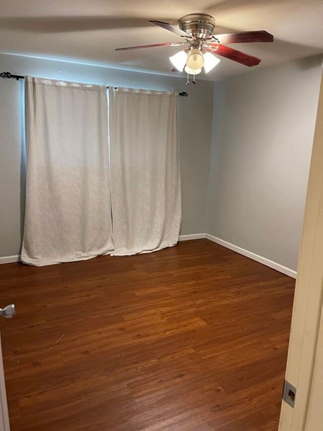 Building Photo - 3944 W Bethany Home Rd