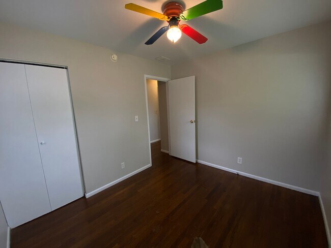 Building Photo - Welcome to Blueberry Hills located off Nicholasville Rd     20260615