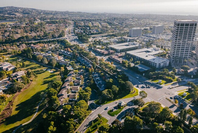 Building Photo - Fairway at Big Canyon