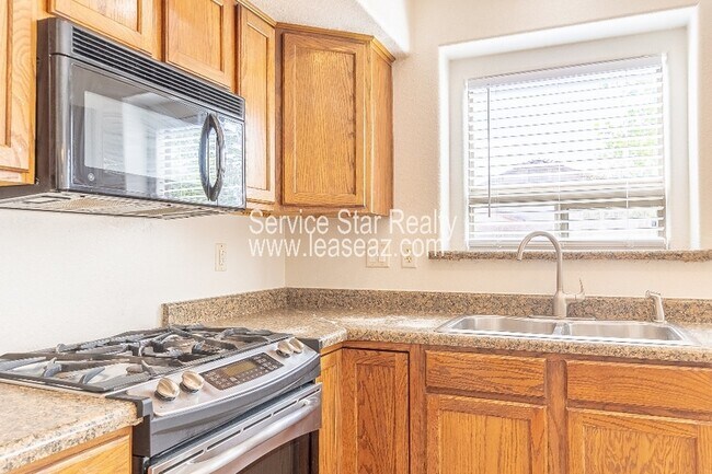 Building Photo - 8414 S 48th Ln